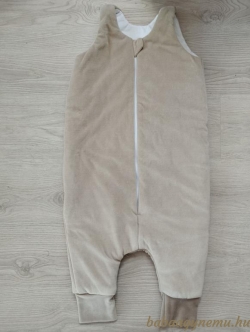 Bézs plüss- tipegő hálózsák termék főképe